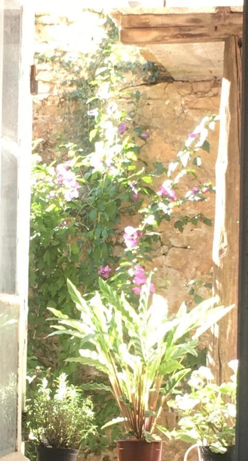 Bed and Breakfast Ancien Relais De Poste The Old Post Office Saint-Martial-d'Albarede Exterior foto